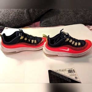 Nike Air Max Axis size 6.5Y/women's size 8.5